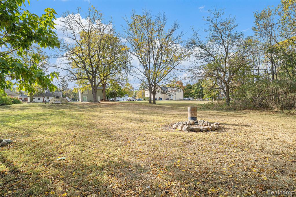 105 S Comstock Street, Corunna, MI 48817 — Photo 47