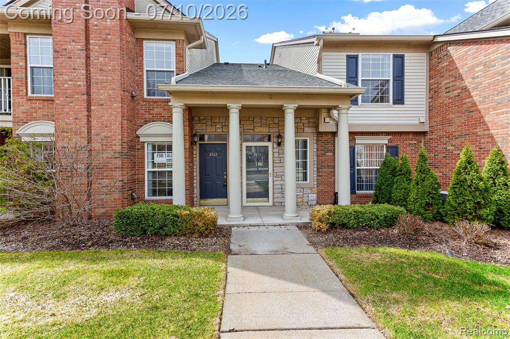 3553 Oakmonte Boulevard, Rochester, MI 48306 — front exterior