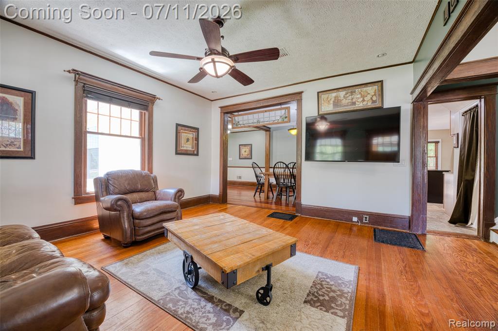 904 N Michigan Avenue, Howell, MI 48843 — Photo 8