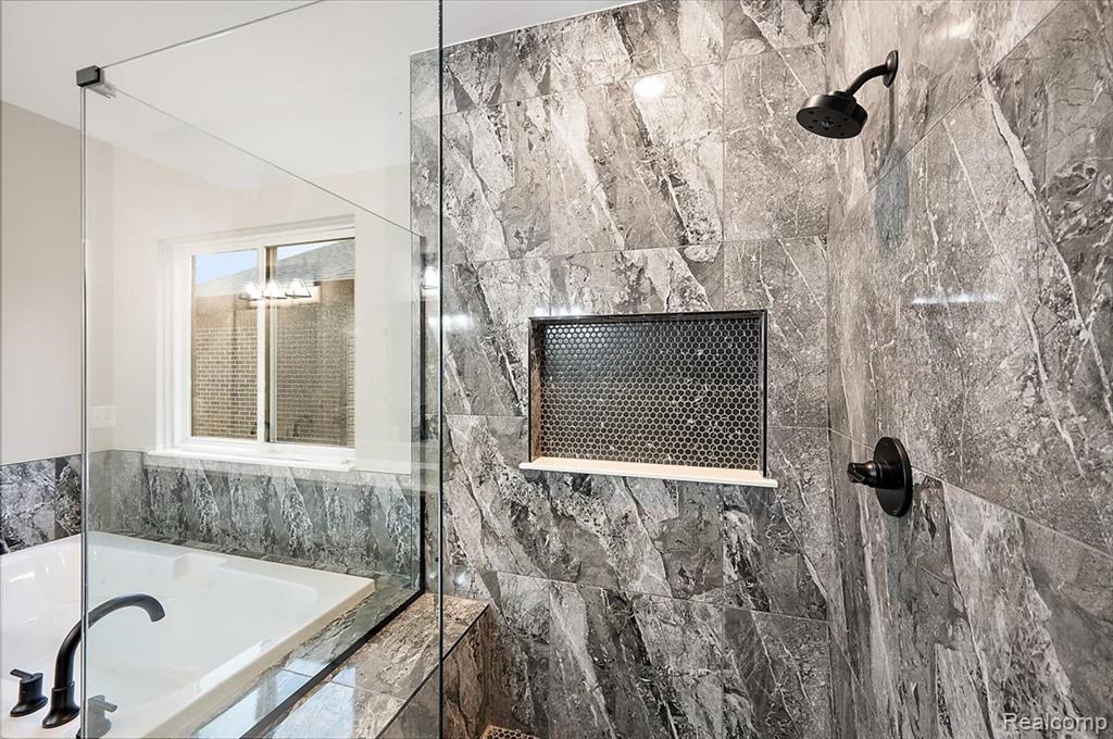 24021 Sawgrass Drive, Macomb, MI 48042 — Photo 42