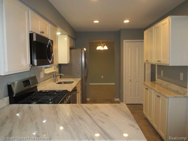 4474 Holly Drive, Troy, MI 48085 — Photo 5