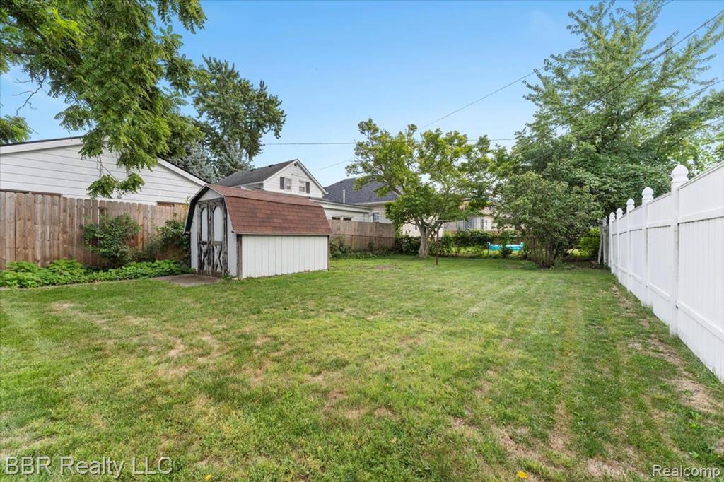 417 St. Joseph Street, Trenton, MI 48183 — Photo 18