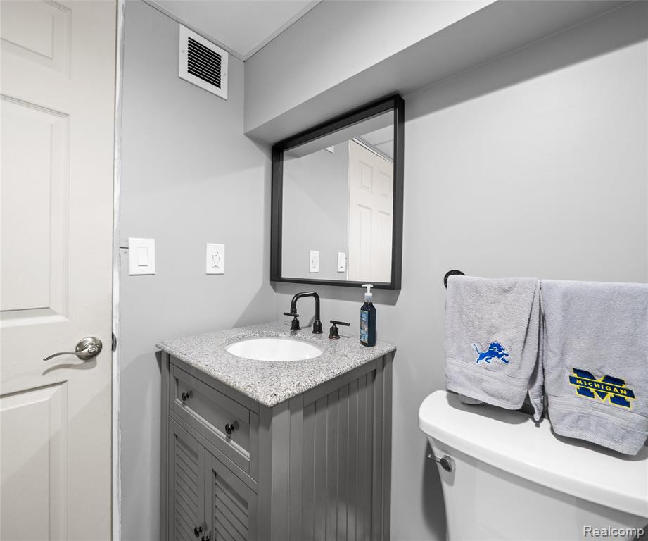 6838 Moccasin Street, Westland, MI — Photo 30