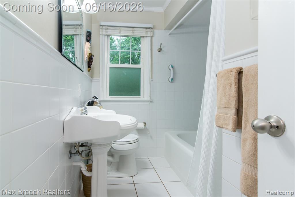6799 E Dartmoor Road, West Bloomfield, MI — Photo 18