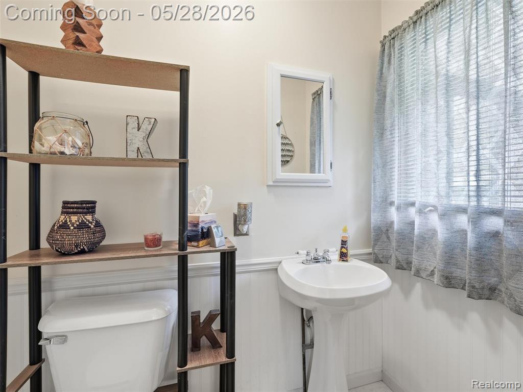 21156 Robinson Street, Farmington, MI 48336 — Photo 15