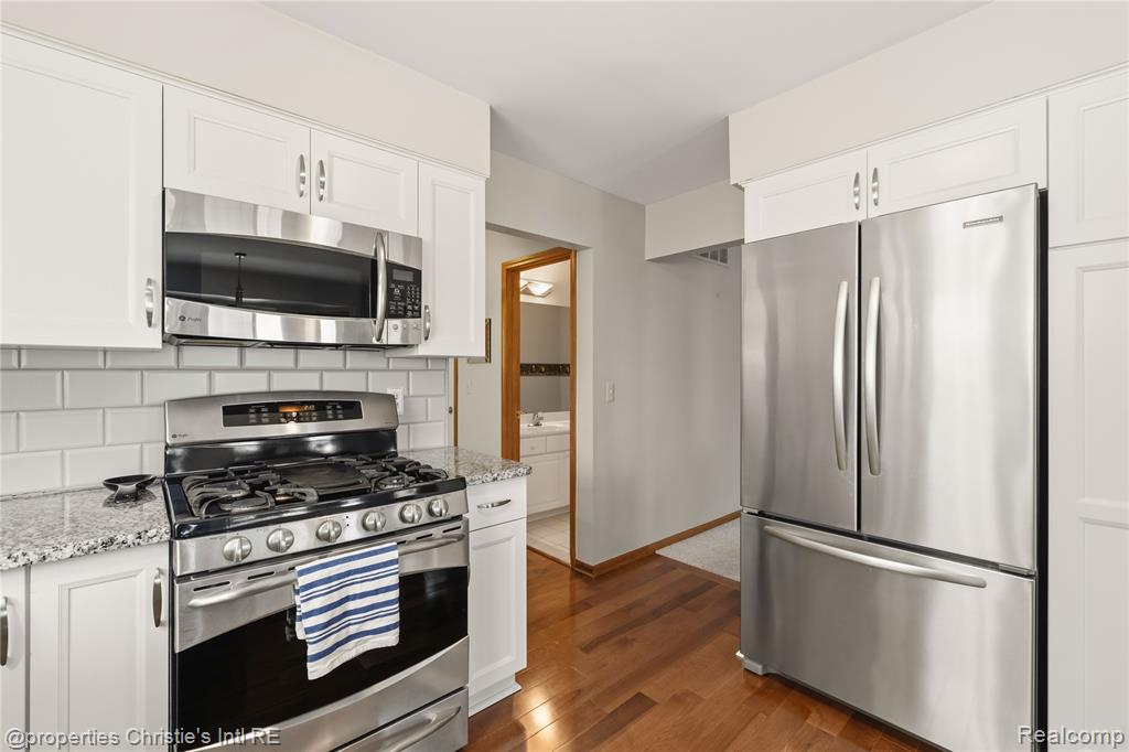 39780 Southpointe Avenue, Harrison Township, MI — Photo 14