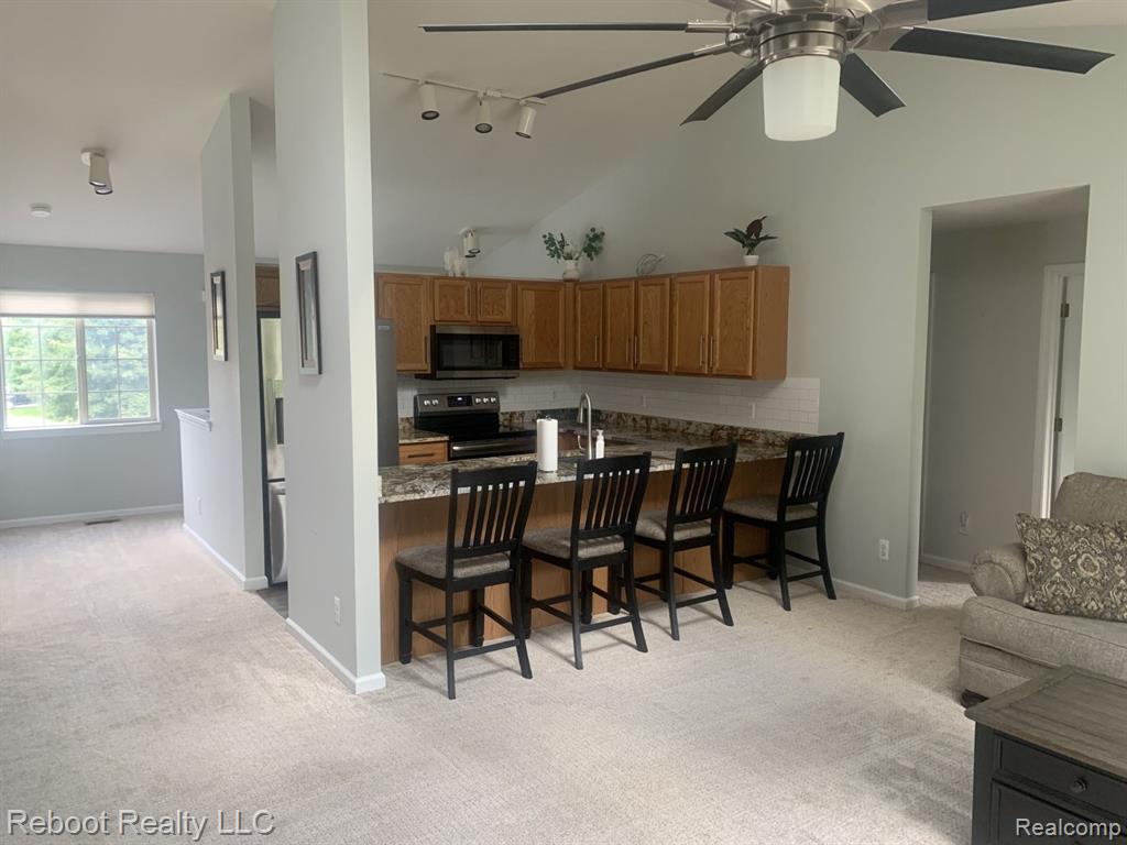 7019 MAGNOLIA Lane, Waterford, MI 48327 — Photo 10