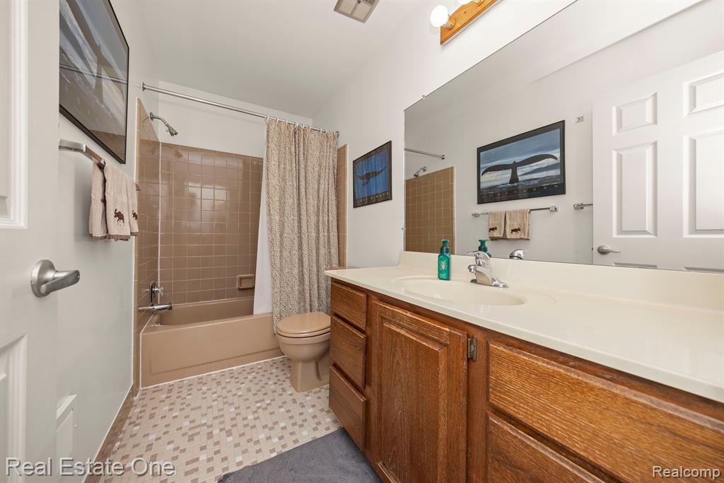 45831 SHEFFIELD Drive, Novi, MI — Photo 32