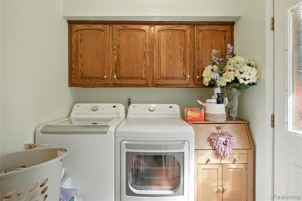 51088 Fairlane Drive, Shelby Twp, MI 48316 — Photo 18