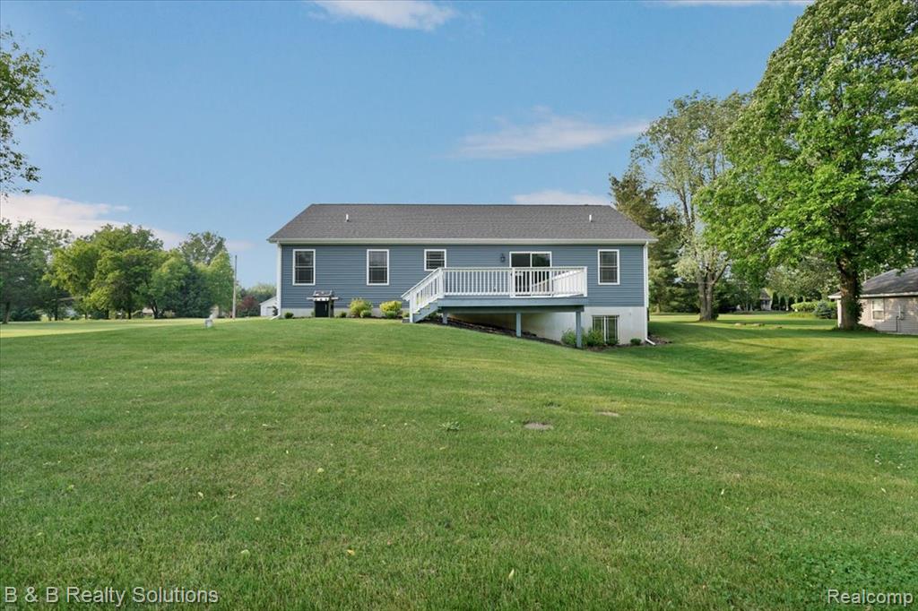 437 Angle Road, Lapeer, MI 48446 — Photo 27