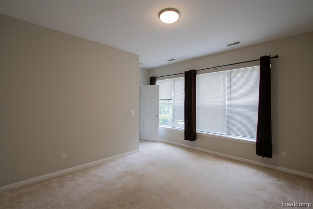 68 W Bethune Street, Detroit, MI 48202 — Photo 22