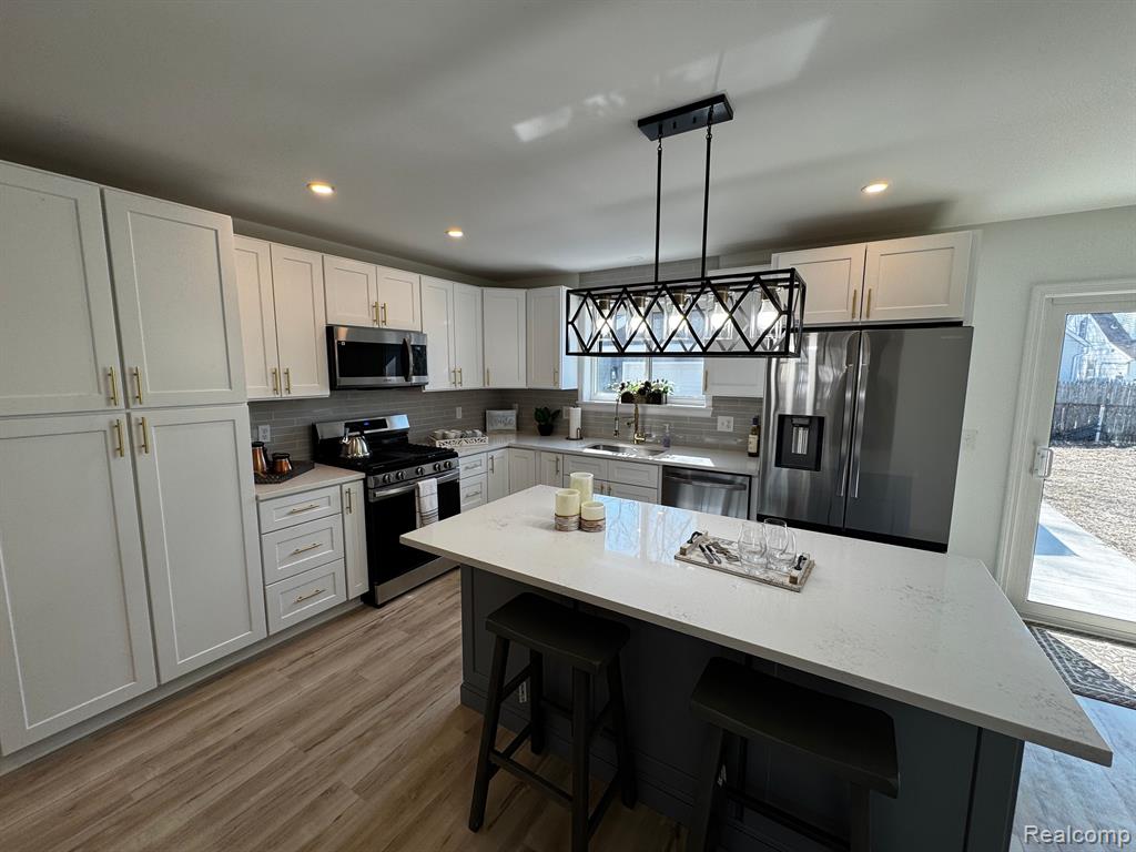 520 E EVELYN Avenue, Hazel Park, MI 48030 — Photo 8
