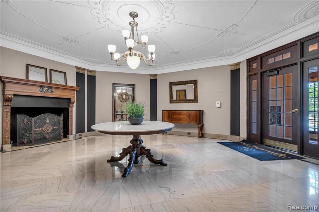 2900 E Jefferson Avenue - Photo 3