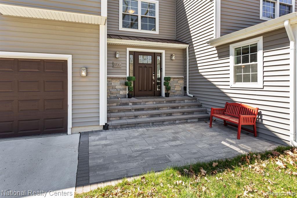 3706 Lakeview Boulevard, Orchard Lake Village, MI 48324 — Photo 49