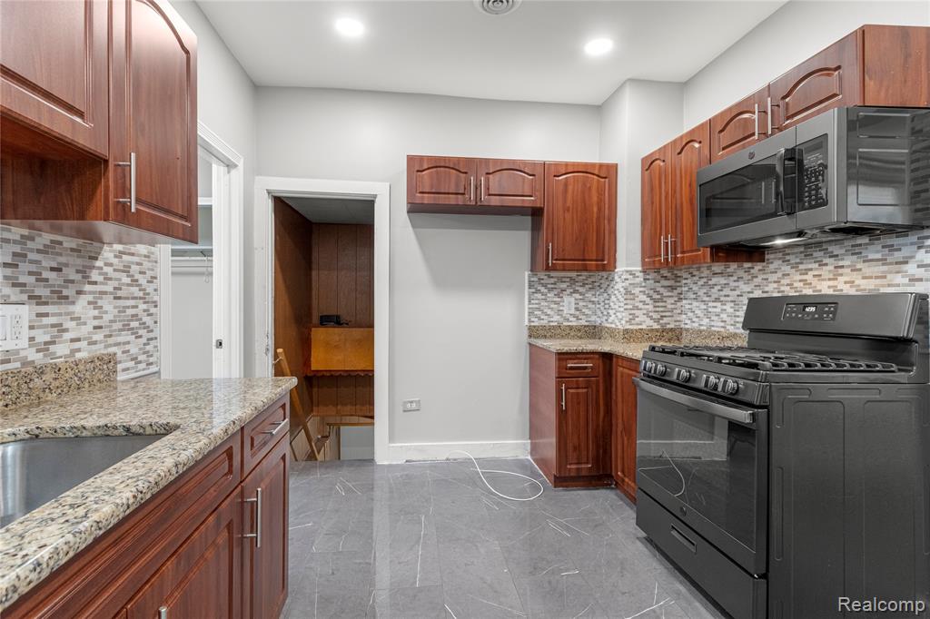 4736 Curtis Street, Dearborn, MI 48126 — Photo 16