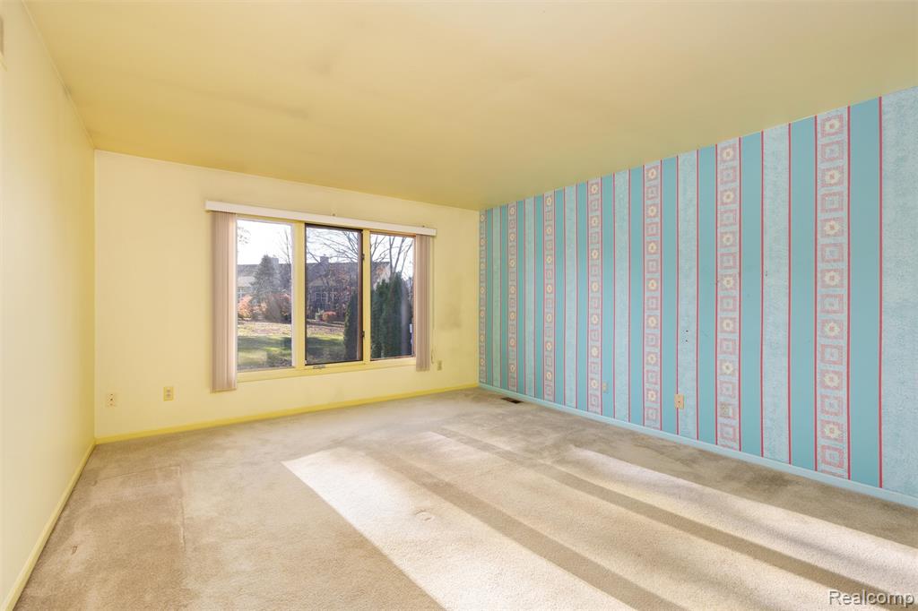43151 W Kirkwood Drive, Clinton Twp, MI 48038 — Photo 11