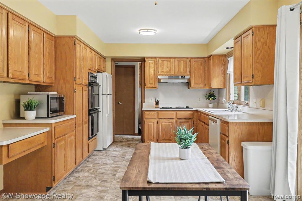 10100 Abrams, Brighton, MI 48114 — Photo 7