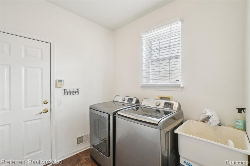 8045 Creek Bend Drive, Ypsilanti, MI 48197 — Photo 11