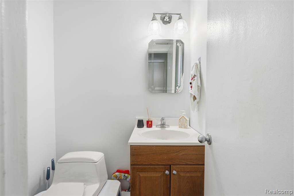39563 Cadborough Drive, Clinton Twp, MI 48038 — Photo 15
