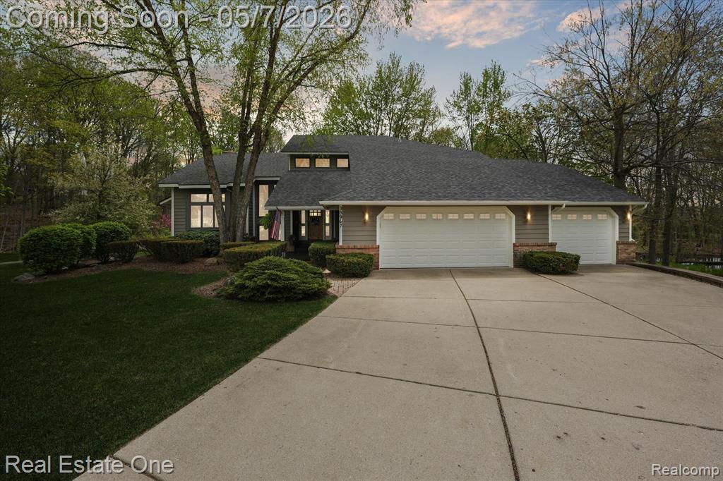 38967 Holsworth Court, Farmington, MI 48331 — Photo 2
