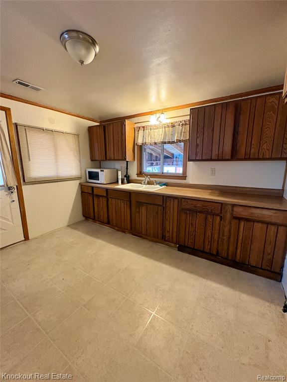 203 E North Street, St. Charles, MI 48655 — Photo 3