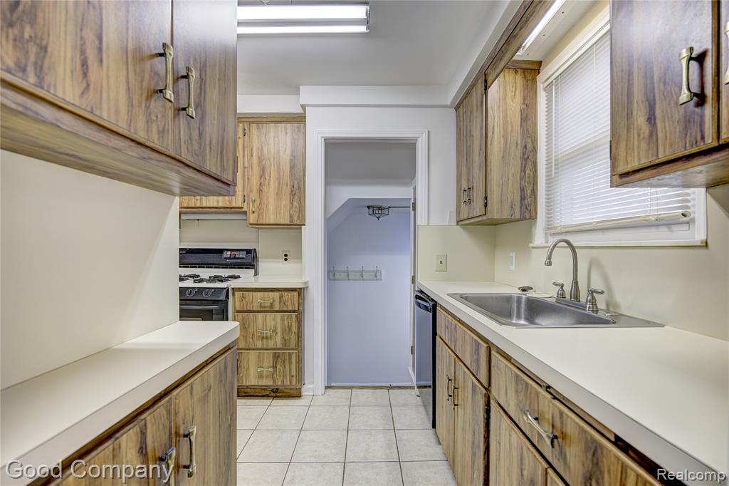 960 Columbia Road, Berkley, MI 48072 — Photo 9