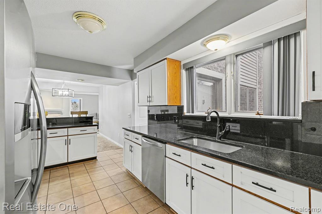 6892 Northcrest Way E, Clarkston, MI — Photo 4