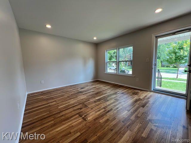 823 E 5TH Street, Royal Oak, MI 48067 — Photo 3
