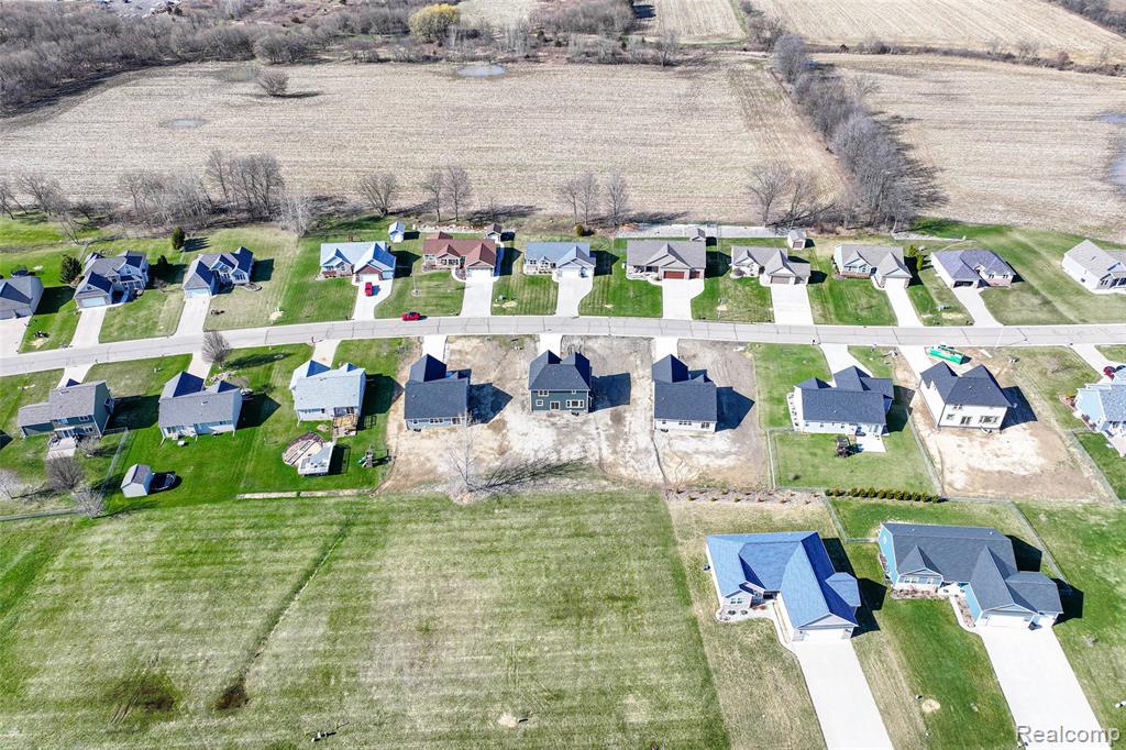 10198 Hunt Drive, Davison, MI 48423 — Photo 16