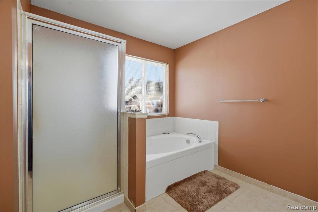 42575 Silverwood Drive, Sterling Heights, MI 48314 — Photo 29