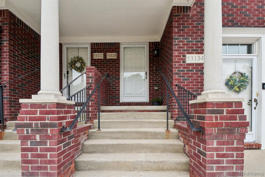 53128 E PROVIDENCE Drive, Shelby Twp, MI 48316 — Photo 4