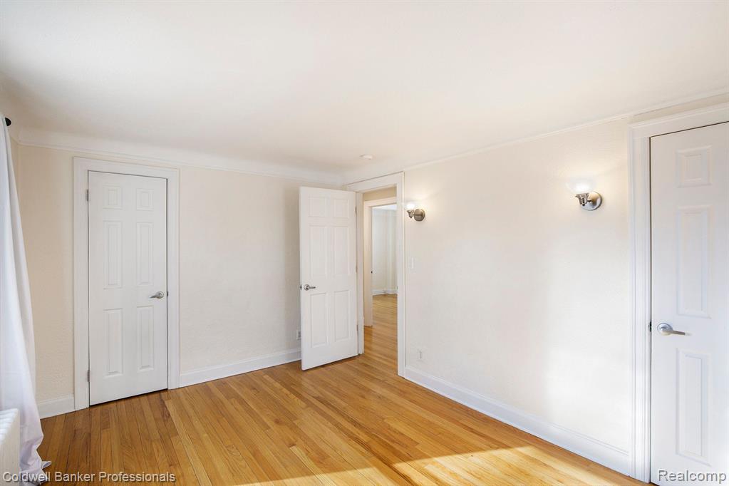 913 IRVING Avenue, Royal Oak, MI 48067 — Photo 16