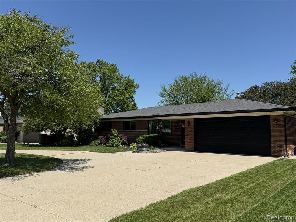 39540 Aynesley Street, Clinton Twp, MI 48038 — front exterior