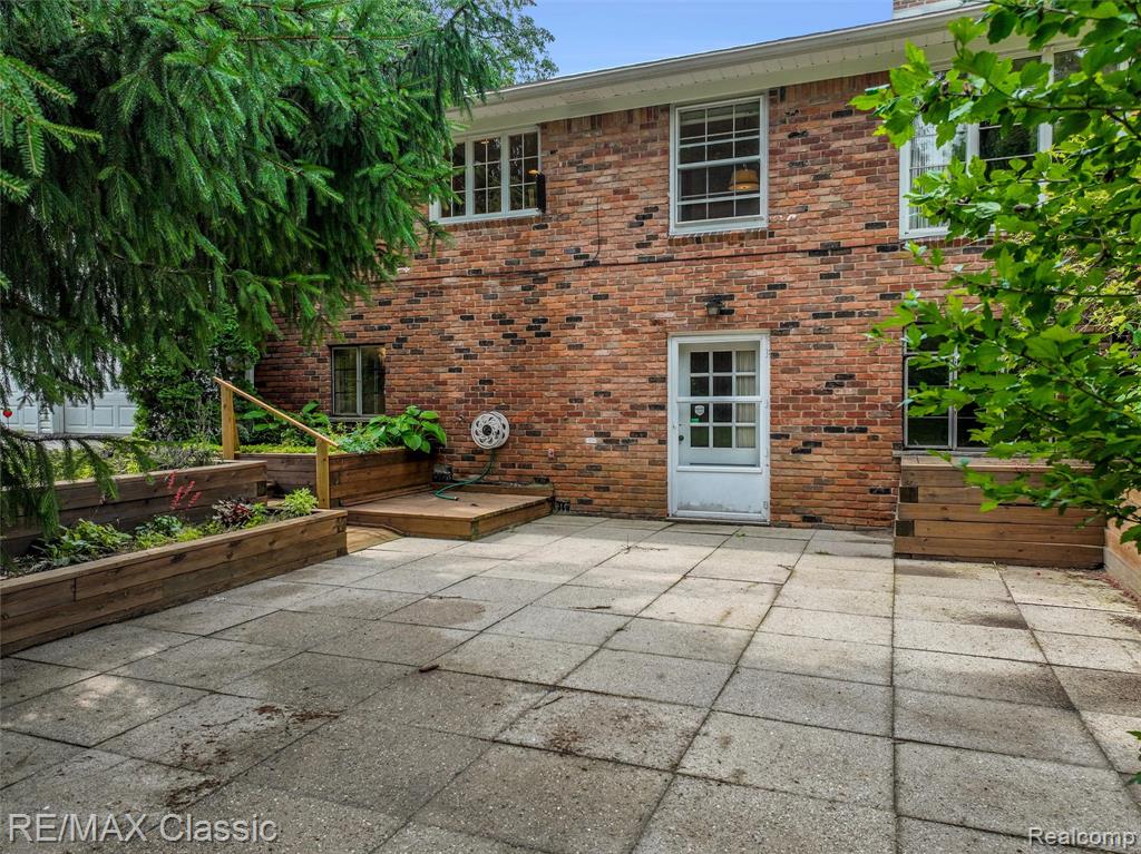 830 JONATHAN Lane, Bloomfield Hills, MI 48302 — Photo 43