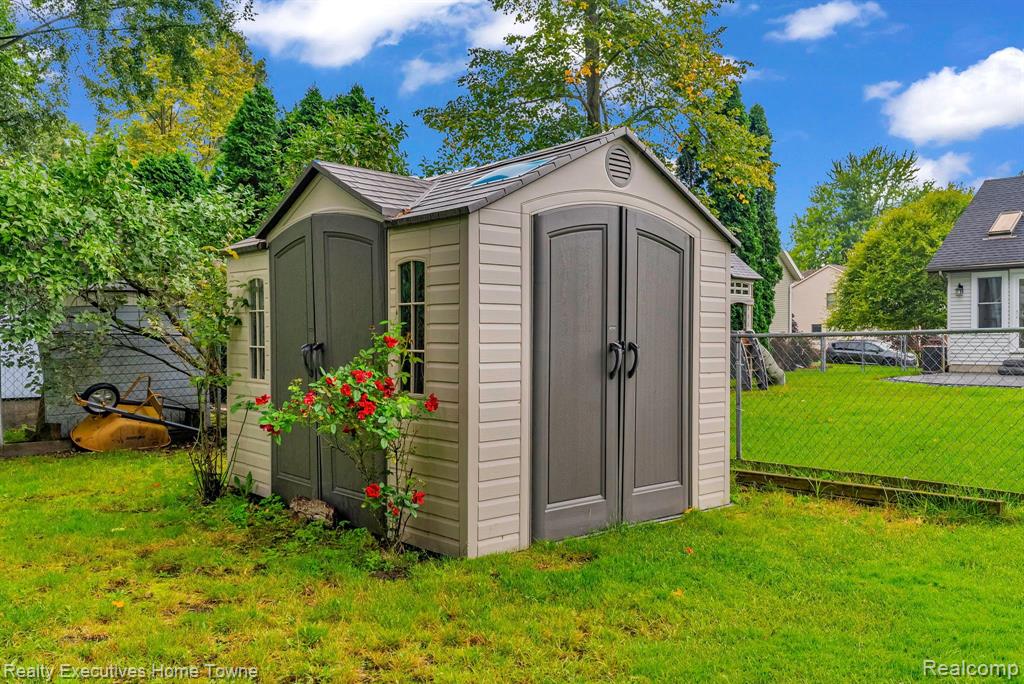 464 CENTRAL Street, Marysville, MI 48040 — Photo 43