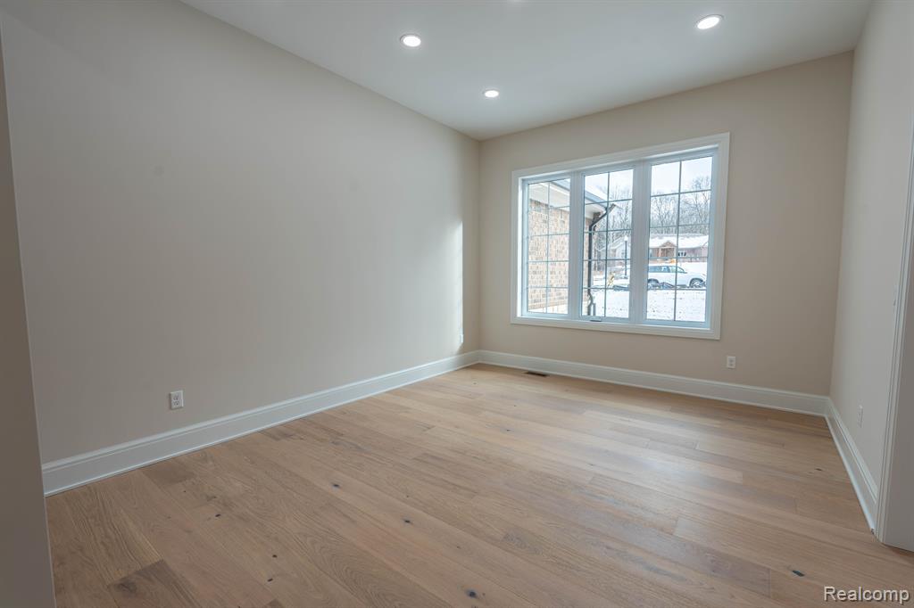 9033 DEERWOOD Road, Clarkston, MI 48348 — Photo 26