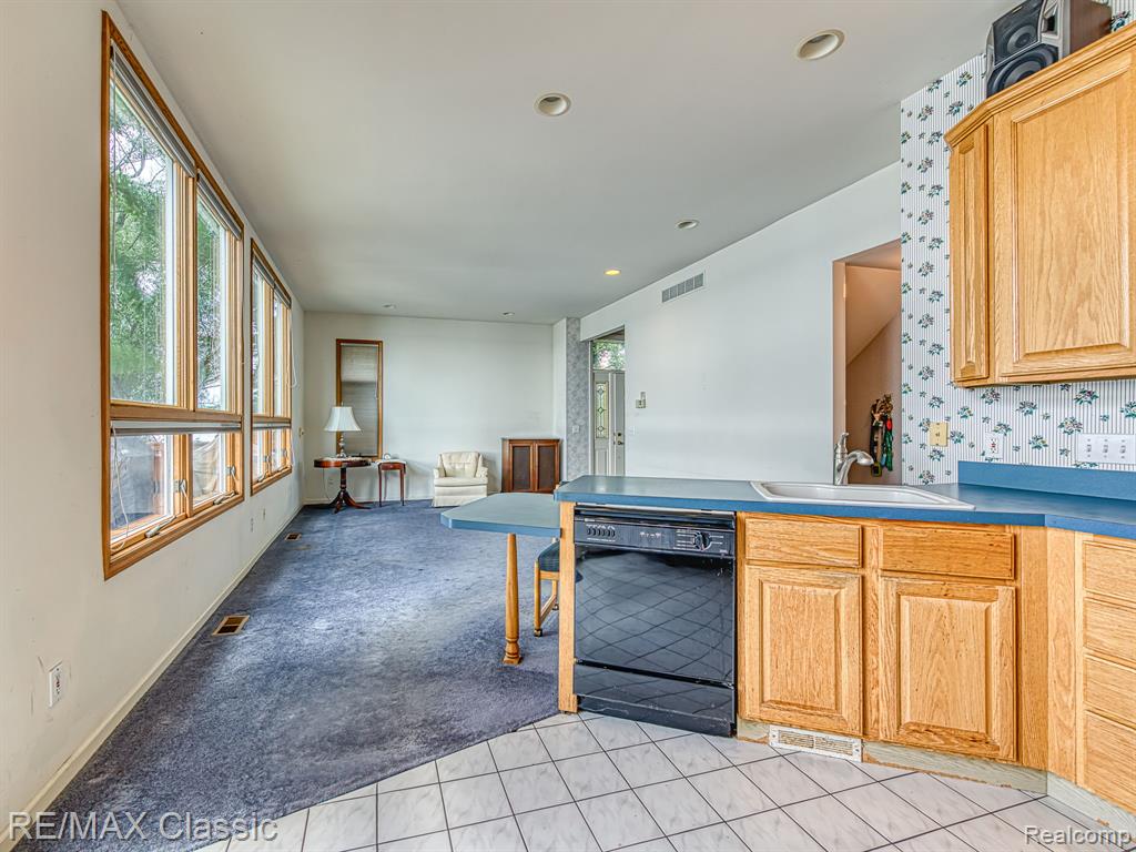 11540 E E Shore Drive, Whitmore Lake, MI 48189 — Photo 7