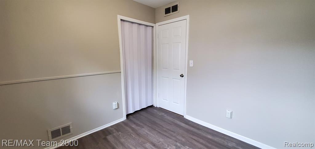 5397 JACKSON Street, Dearborn Heights, MI 48125 — Photo 13