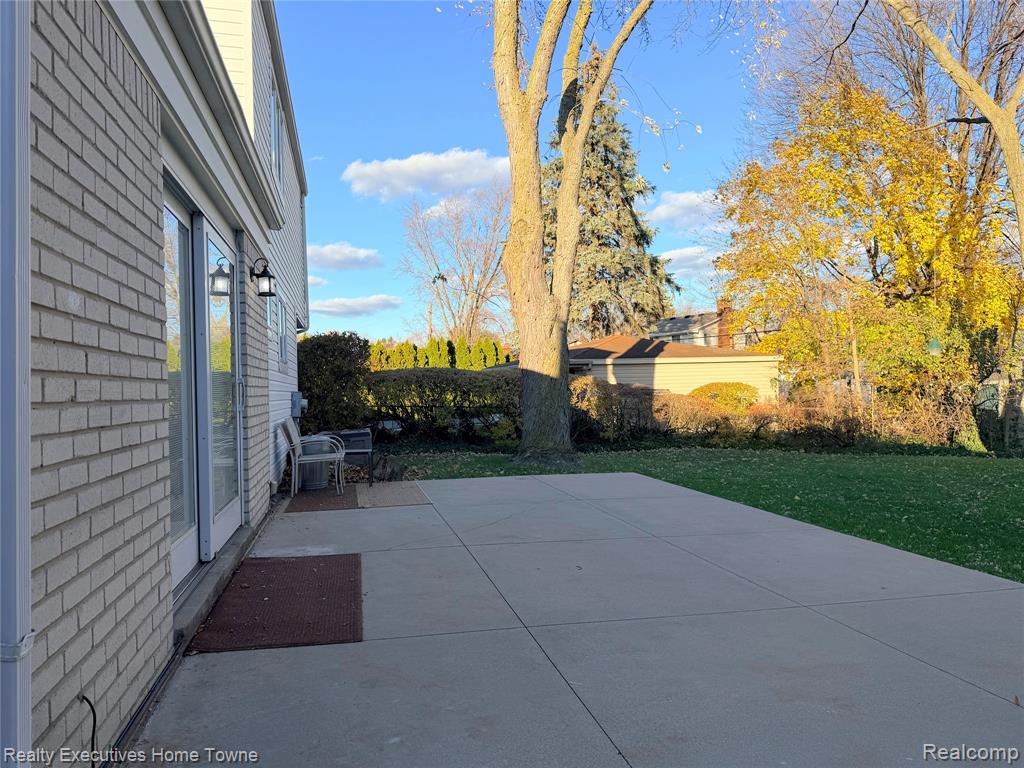 40552 Lizabeth Drive, Sterling Heights, MI 48313 — Photo 6