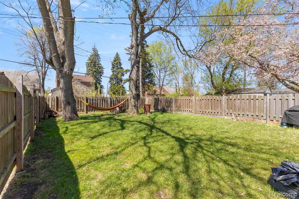 8603 TERRY Street, Detroit, MI 48228 — Photo 18
