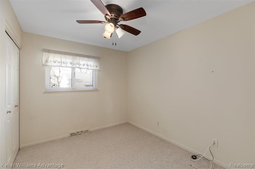 4652 Parker Street, Dearborn Heights, MI 48125 — Photo 11