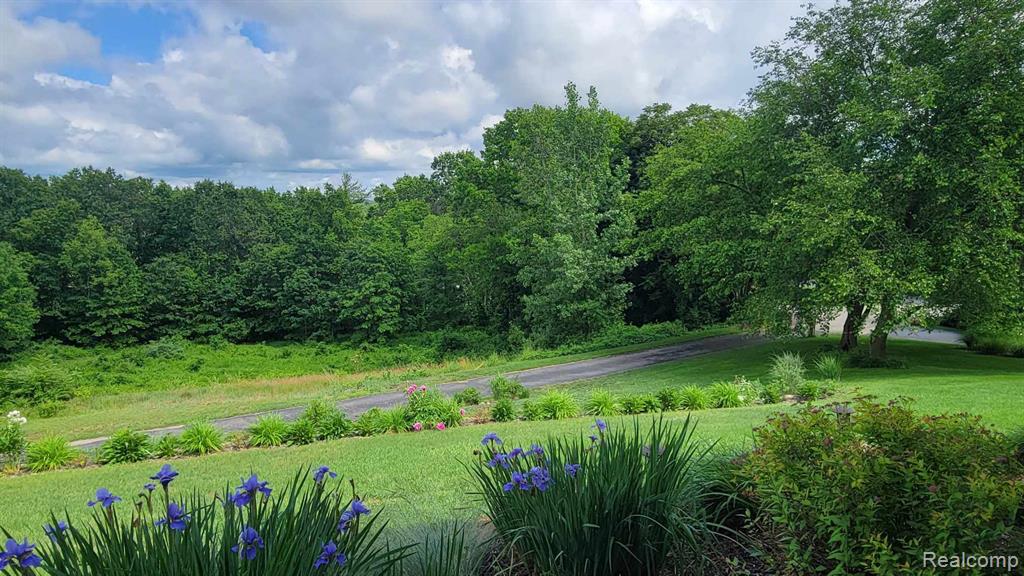 Townview drive TOWNVIEW Drive, Clarkston, MI — Photo 4