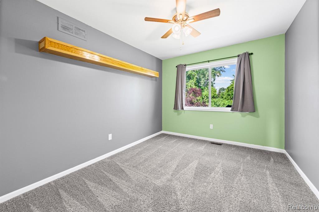 50583 Pembroke Drive, New Baltimore, MI 48047 — Photo 20