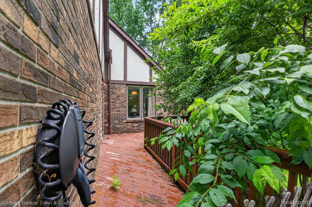 6656 Snowshoe Lane, Brighton, MI 48116 — Photo 49