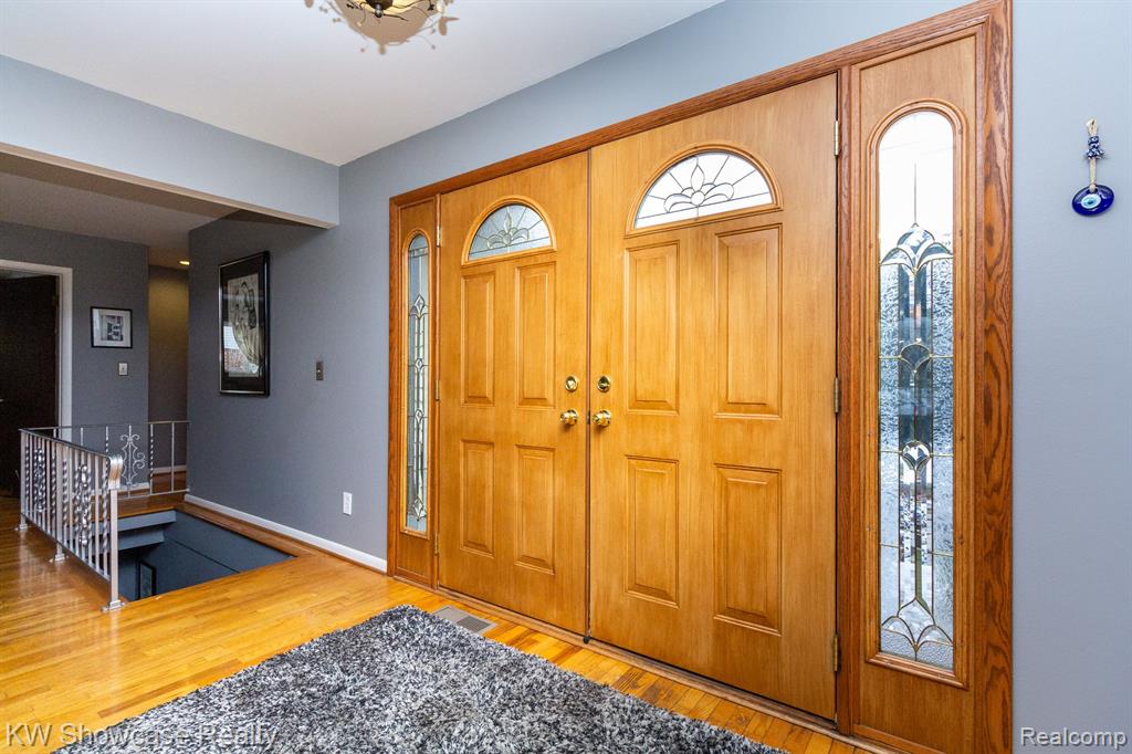 7339 ELLINGROVE Drive, White Lake, MI 48383 — Photo 8