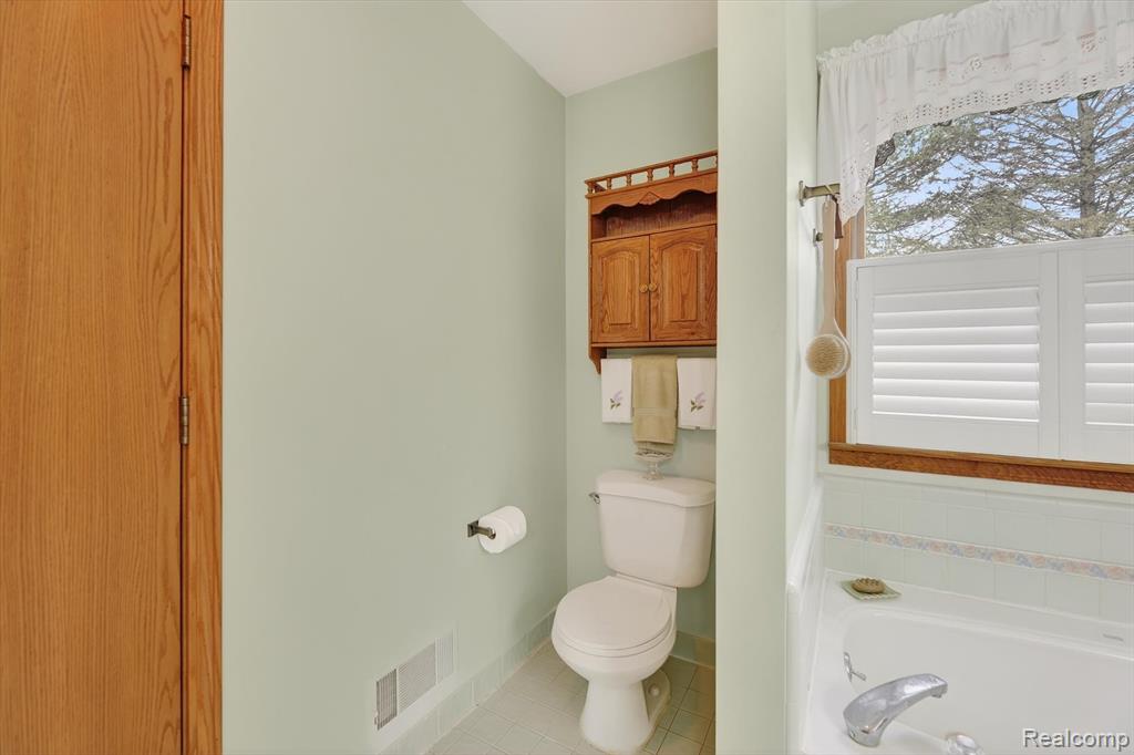 7798 Lee Road, Brighton, MI 48116 — Photo 30