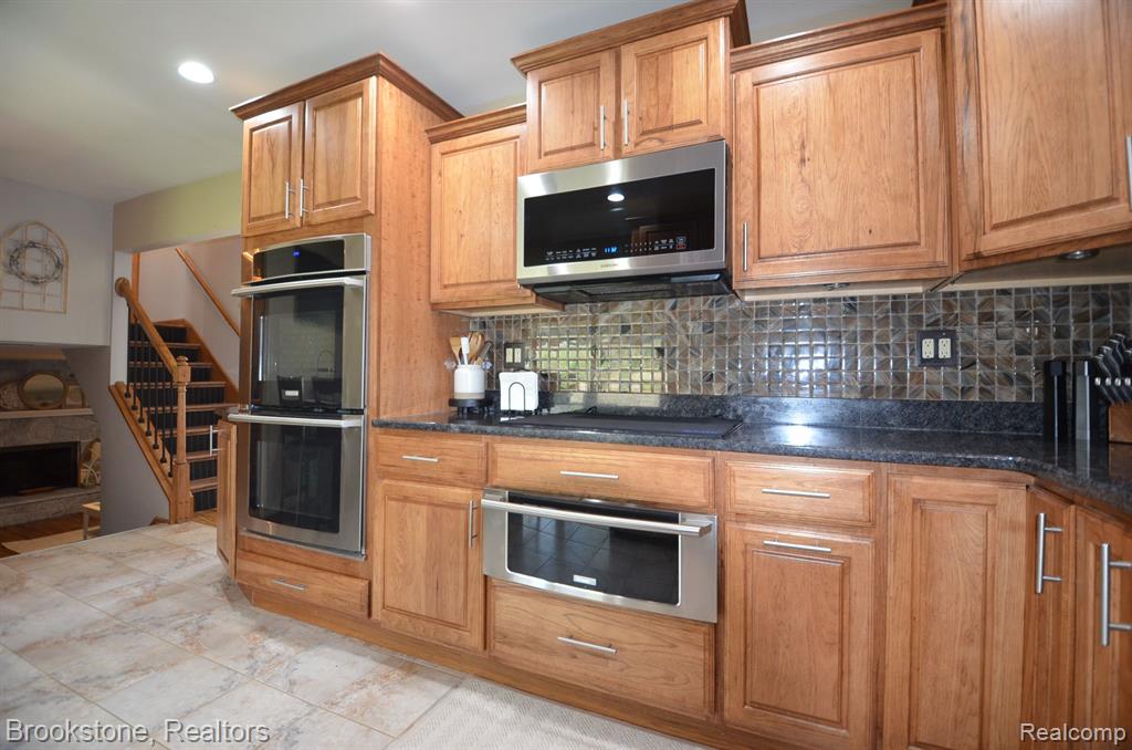 4856 CLINTON WAY Drive, Waterford, MI 48328 — Photo 22