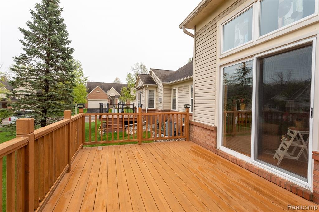 5496 GREENWAY Drive, 48, Trenton, MI 48183 — Photo 34