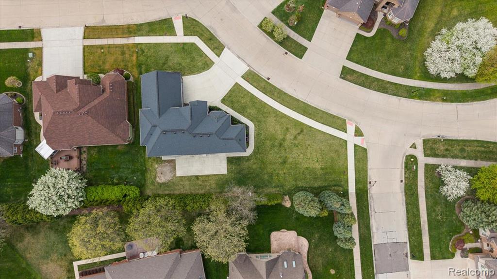 46930 Riverpark E, Macomb, MI 48044 — Photo 71