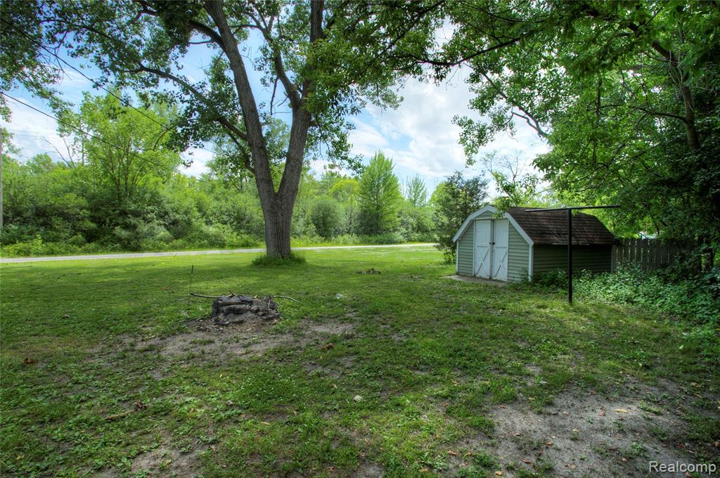 1906 Banner Road, Saginaw, MI 48601 — Photo 40